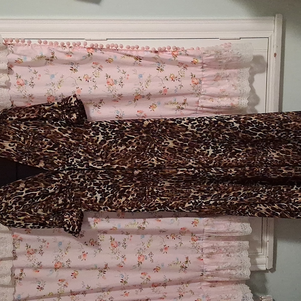 Elegant Leopard Print Maxi Dress